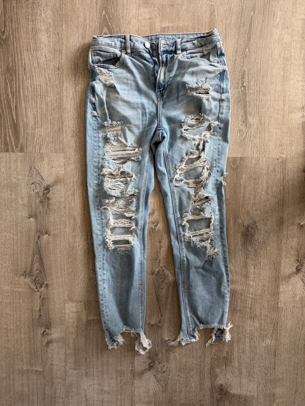 American Eagle Outfitters Light Blue Ripped Mom Jeans